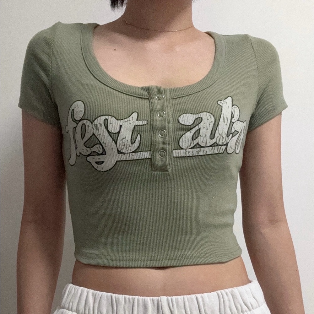green sporty crop top
